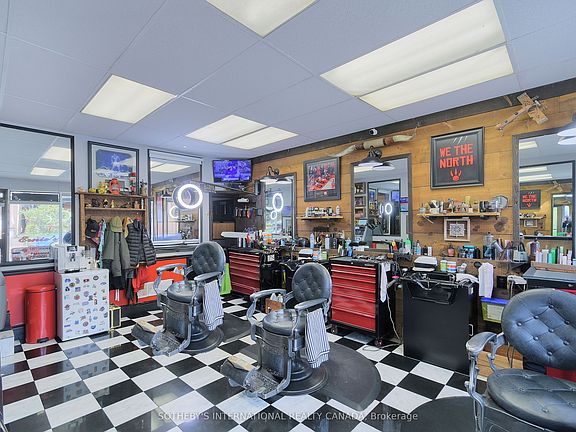 3rd image of 1155 Davenport Rd