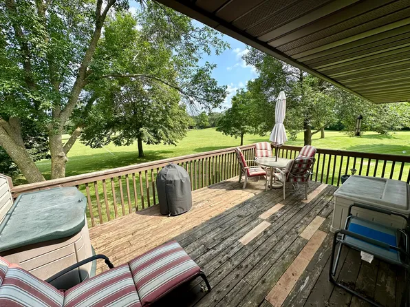 681 E 143rd St, Burnsville, MN 55337