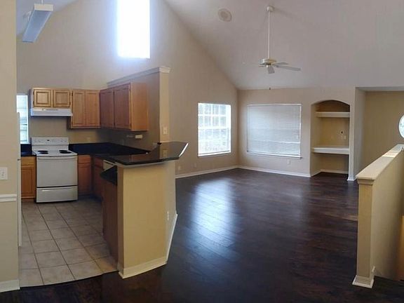 3rd image of 6435 Manhattan Village Ave APT 202