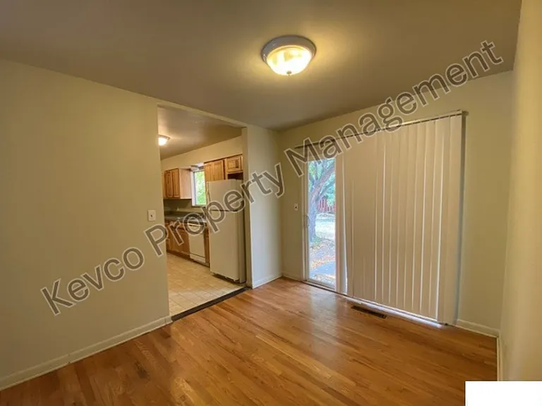 1313 Fairview Dr — Photo 3