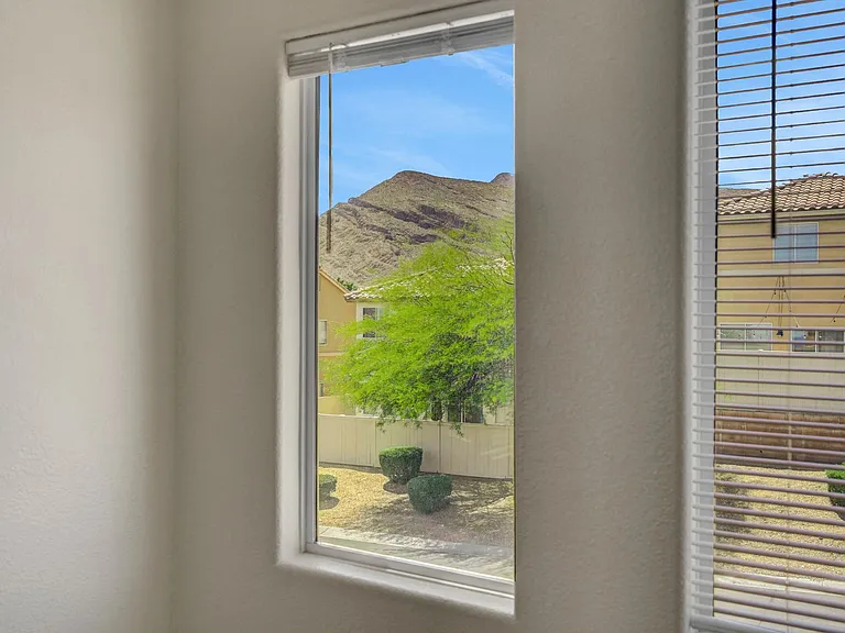 3952 Badgerbrook St — Photo 38