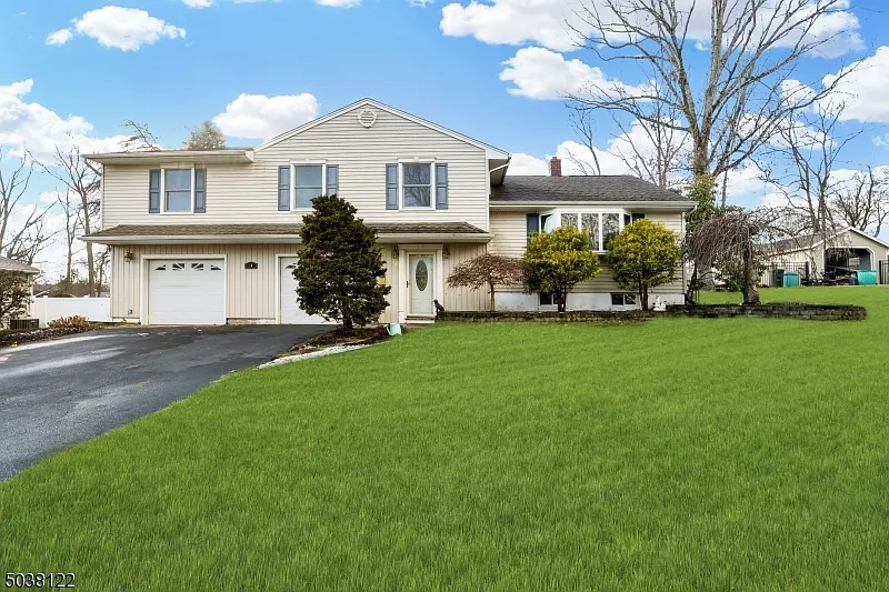 14 Kadel Dr photo 1