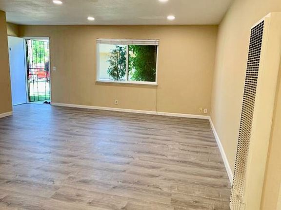 3rd image of 16885 Barnell Ave APT B