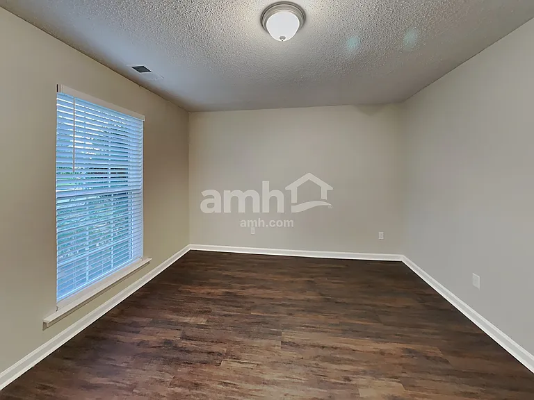 7748 Parkmont Dr — Photo 6