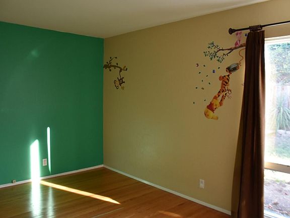 5th image of 932 Planetree Pl