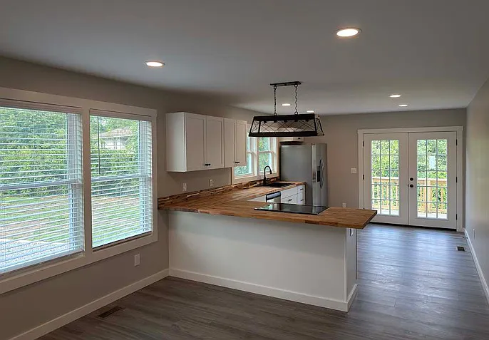 3 bed, 1064 sqft, $2,200 — Photo 2