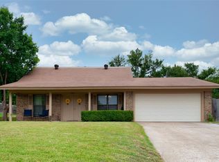 2616 Brookhollow Dr, Denison, TX 75020