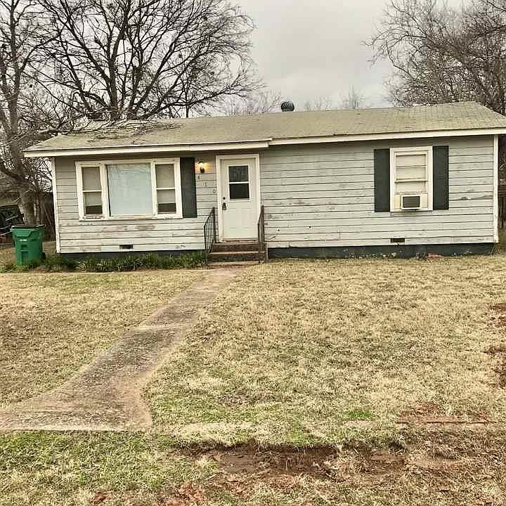1st image of 410 W Poe St