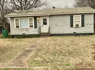 410 W Poe St, Iowa Park, TX 76367