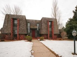 2440 S Chase Ln, Lakewood, CO 80227