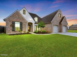 403 Ember Grove Xing, Lafayette, LA 70508