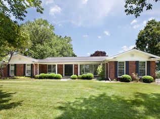 14173 Cross Trails Dr, Chesterfield, MO