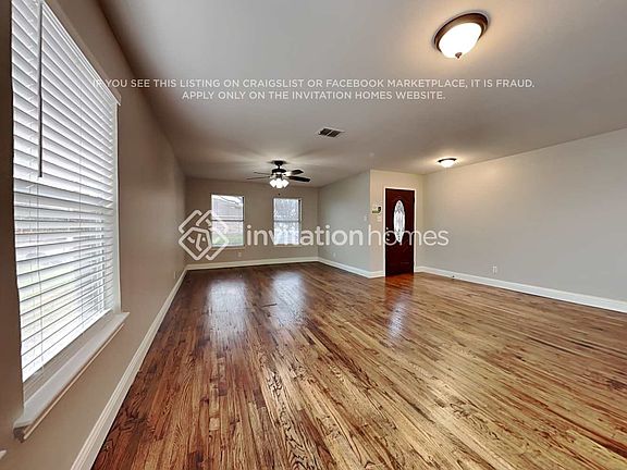4th image of 2612 Red Oak Dr