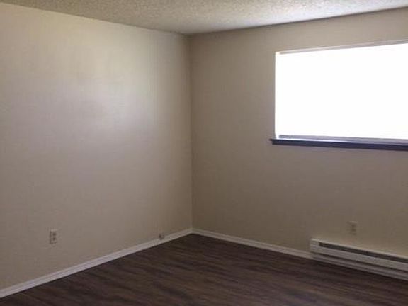 4th image of 13620 8th Avenue Ct S
