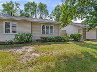 9326 Ranchview Ln N, Maple Grove, MN 55369