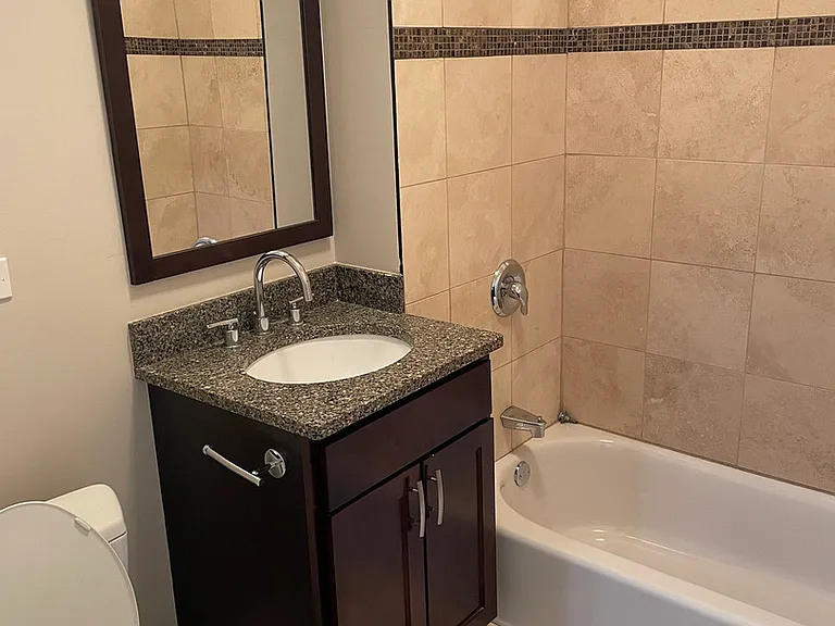 1756 W Montrose Ave #1E — Photo 10