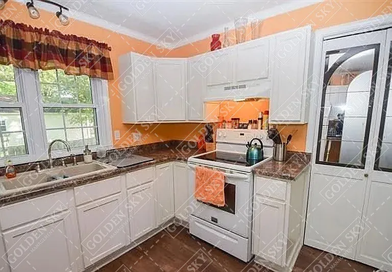 2605 N Maplewood Ave — Photo 4