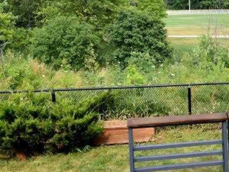 2nd image of 129 Rose Branch Dr