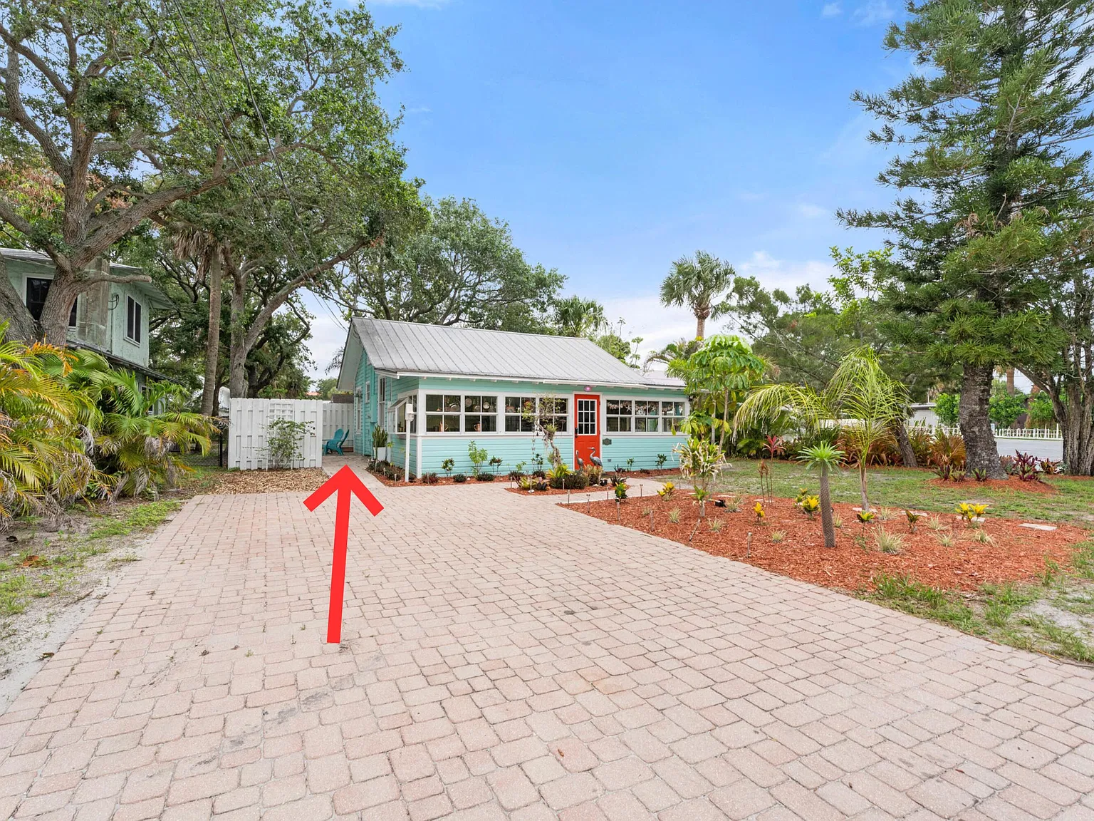 1 bed, 1.0 bath, 404 sqft, $2,100 — Photo 3