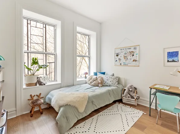 744 Park Place image 8 of 11