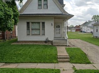 1119 Orchard St, Coshocton, OH 43812