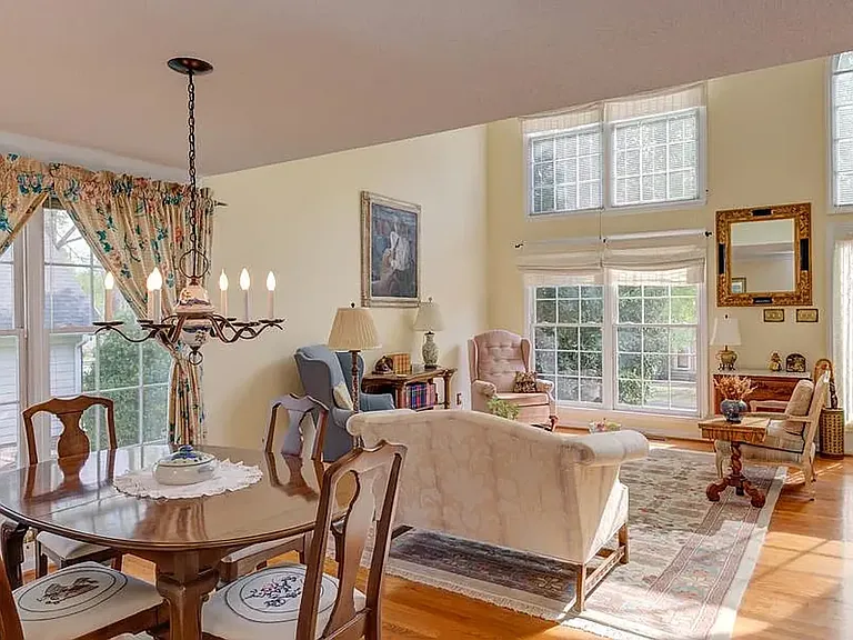 205 Windhover Dr — Photo 5