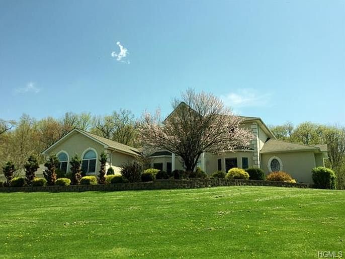 Contemporary, 6 bedrooms, 5 baths, inlaw suite and apartment