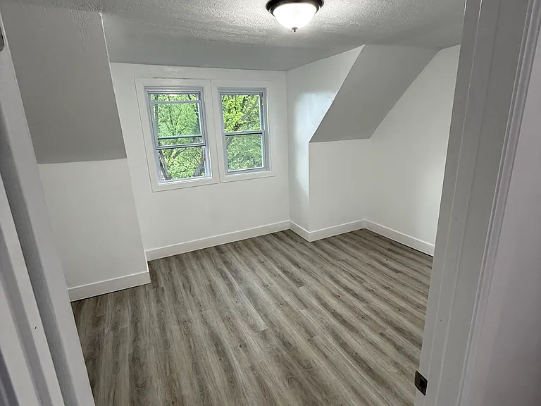 3604 E 53rd St — Photo 19