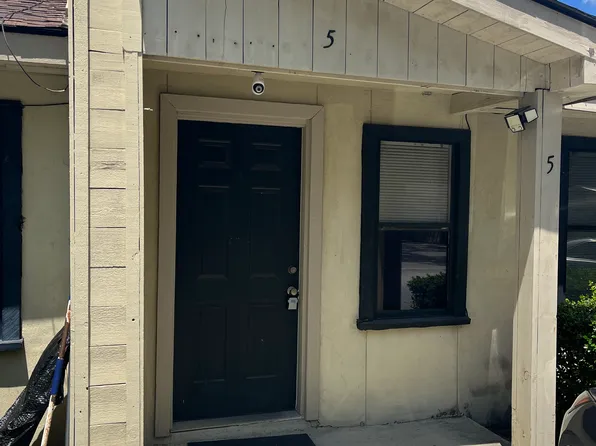 320 Fraser Cir APT 5, Hinesville, GA 31313
