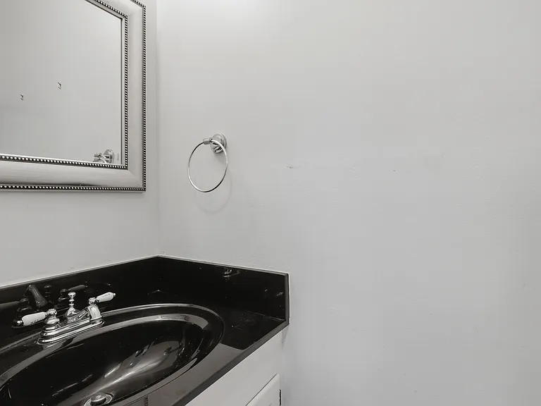 404 N Shields Ave — Photo 16