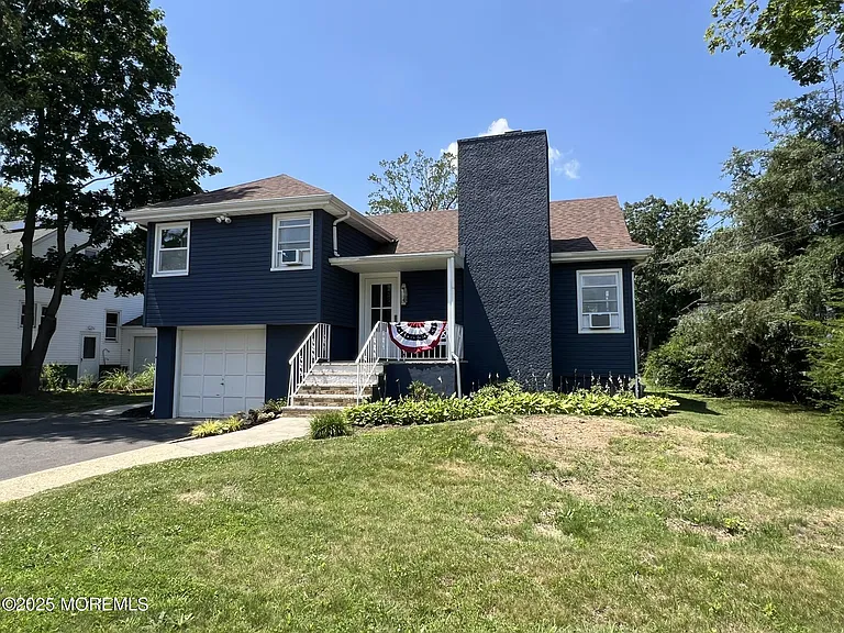 370 Macarthur Ave — Photo 26