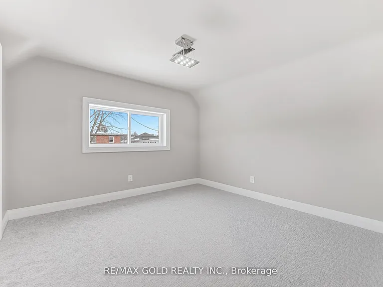 4445 Simcoe St — Photo 27