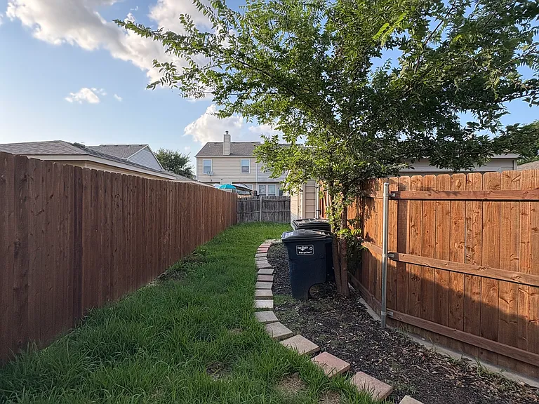 4113 Macy Ln — Photo 14