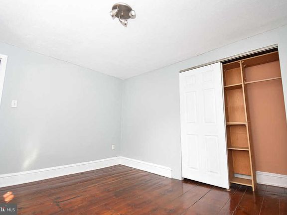 4th image of 308 Delancey St #3