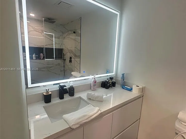 709 SW 79th Ter — Photo 12