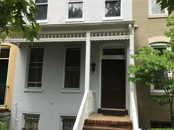 327 13th St SE, Washington, DC 20003