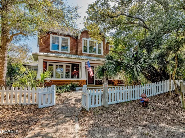 592 Kinnakeet Way, Bald Head Island, NC 28461
