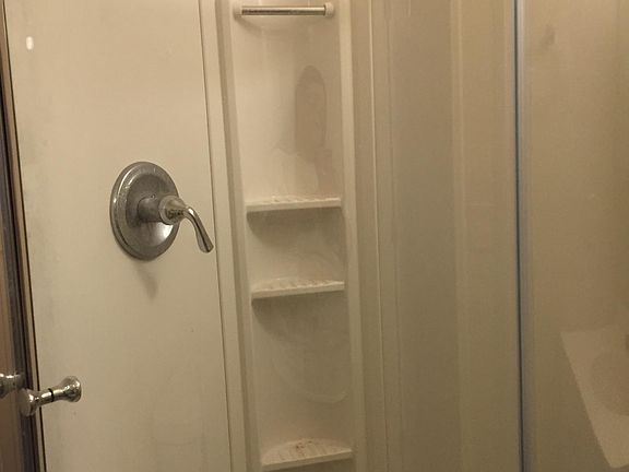 4th image of 810 Eastwood Dr #12