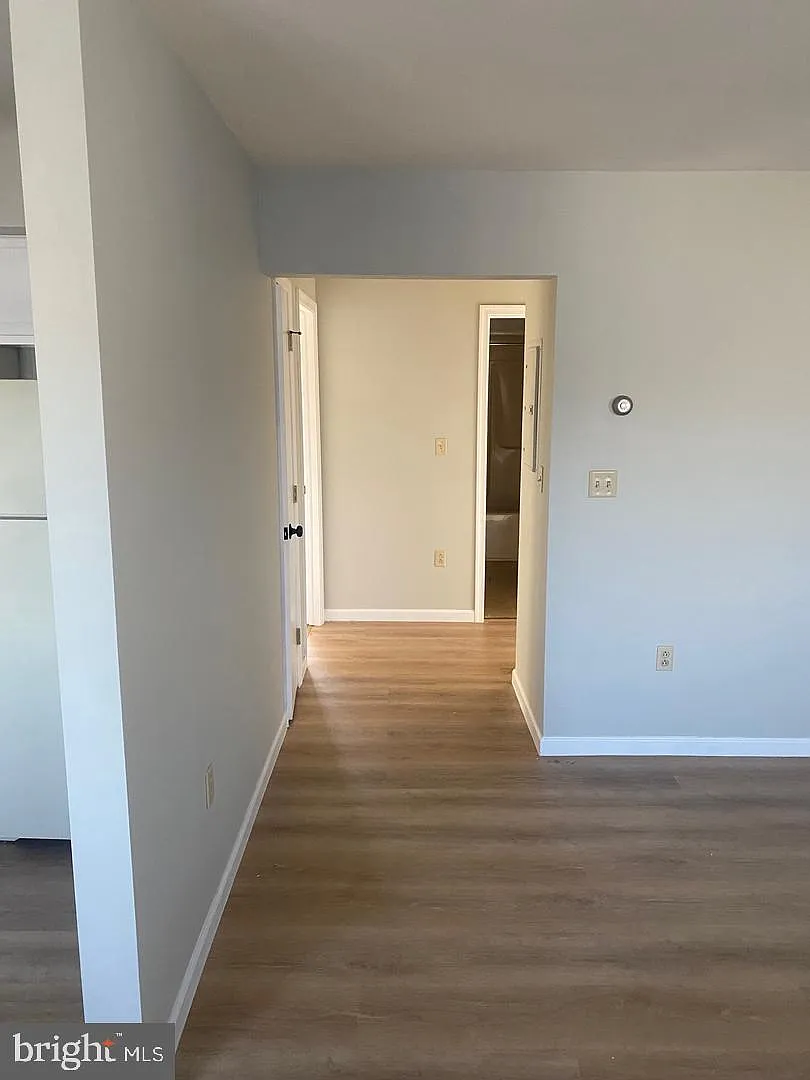 2 bed, 1.0 bath, 950 sqft, $1,200 — Photo 3