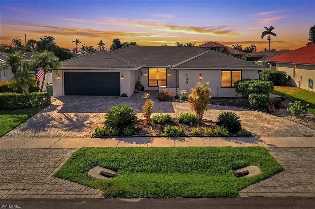 3 bed, 3.0 bath, 1744 sqft, $12,000 — Photo 3