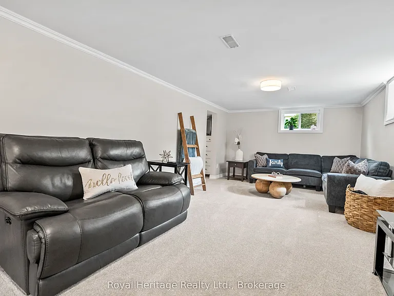 19 Kawartha Dr #LOWER — Photo 9