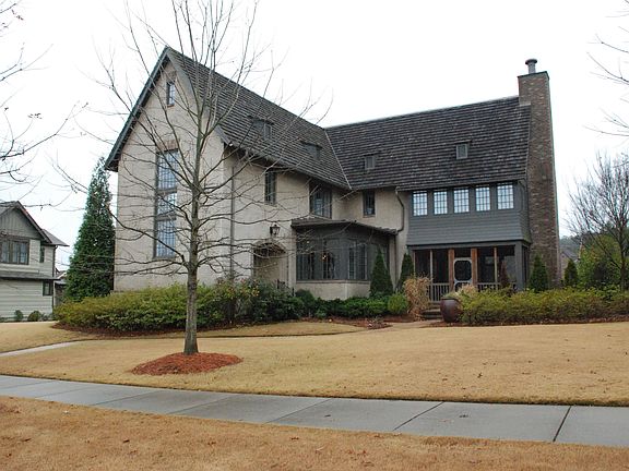 2nd image of 2961 Grand Ave
