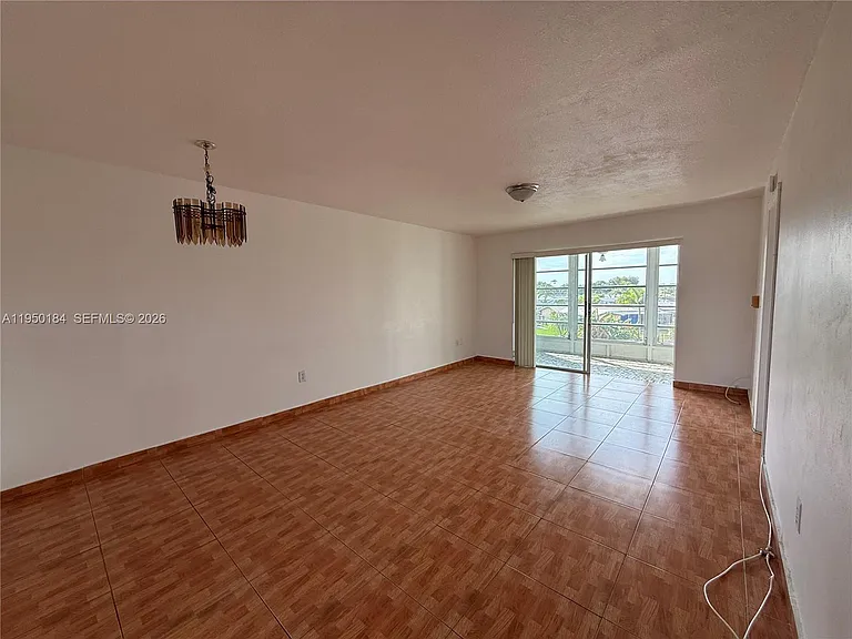 8135 Sunrise Lakes Blvd #302 — Photo 31