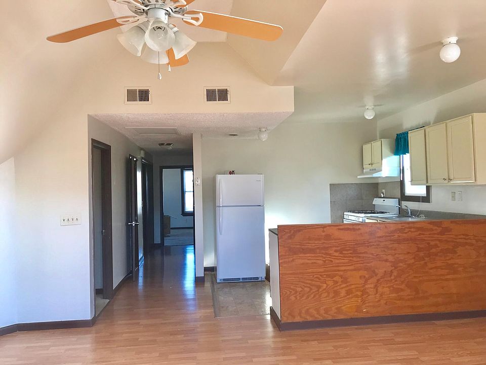 1st image of 394 Greenwich Ave #3