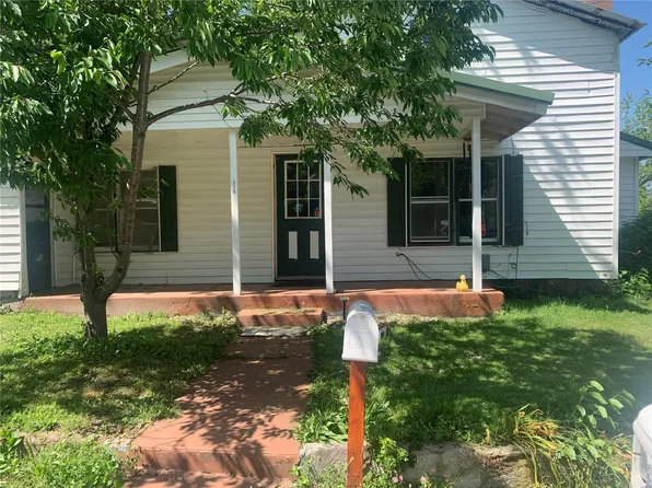 219 E Pine St, Houston, MO 65483