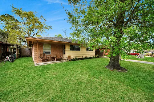 2806 Oak Dr Photo 1