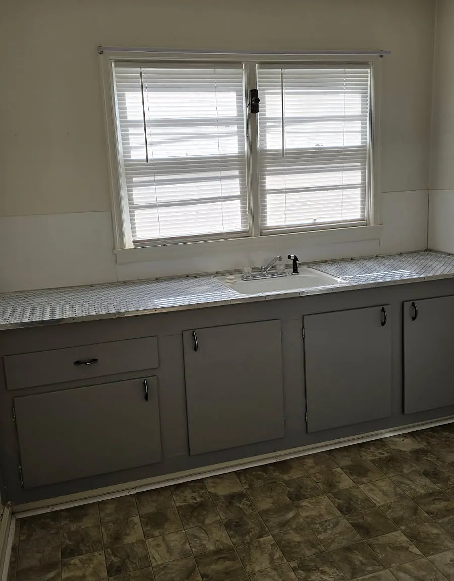 1 bed, $700 — Photo 3
