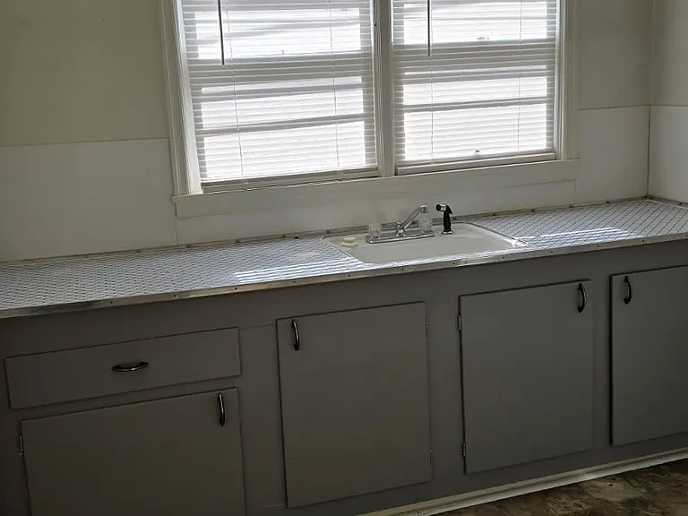 531 Avenue B — Photo 3