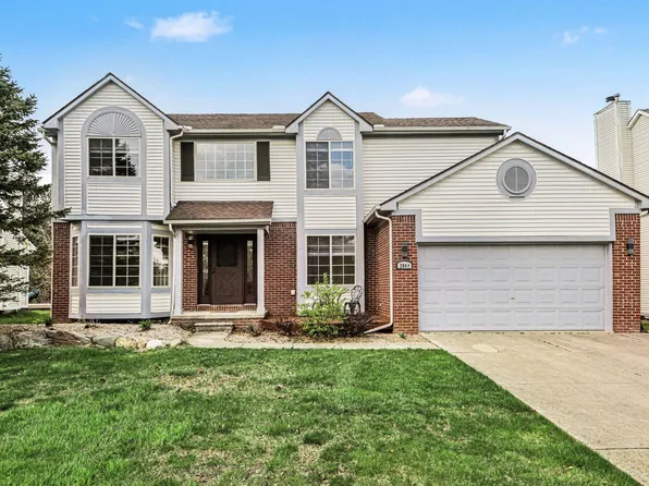 2864 Mystic Dr, Ann Arbor, MI 48103