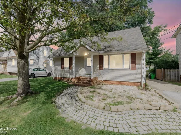 112 Arlington Cir, Wickliffe, OH 44092